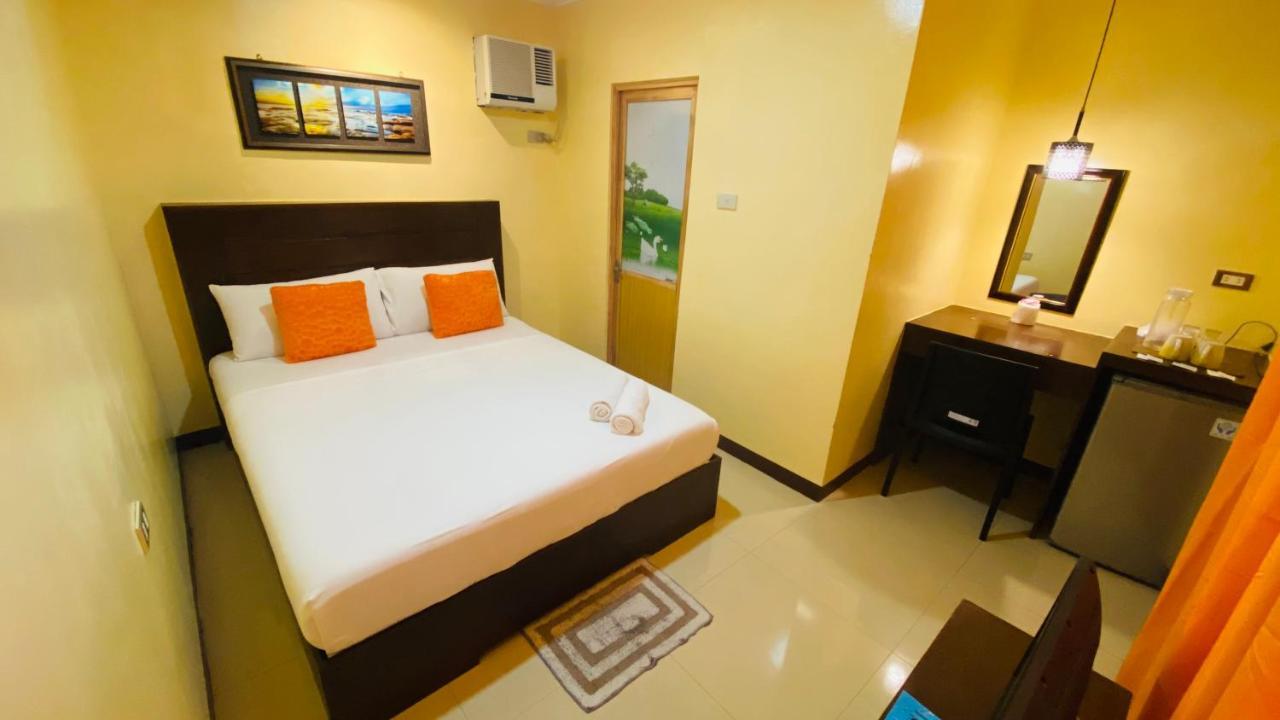 Vicente Aguirre Rooms Boracay Island Екстер'єр фото