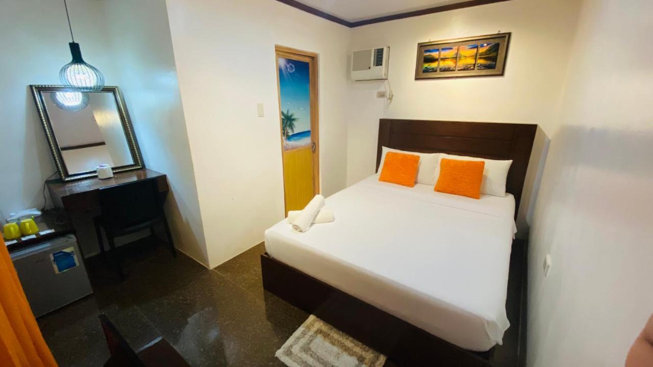 Vicente Aguirre Rooms Boracay Island Екстер'єр фото